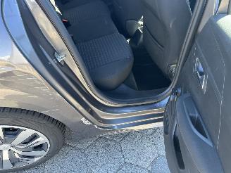 Peugeot 208 1.2 PureTech Active picture 10