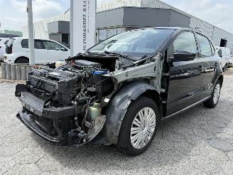 krockskadad bil auto Volkswagen Polo 1.4-16V Comfortline 2012/9