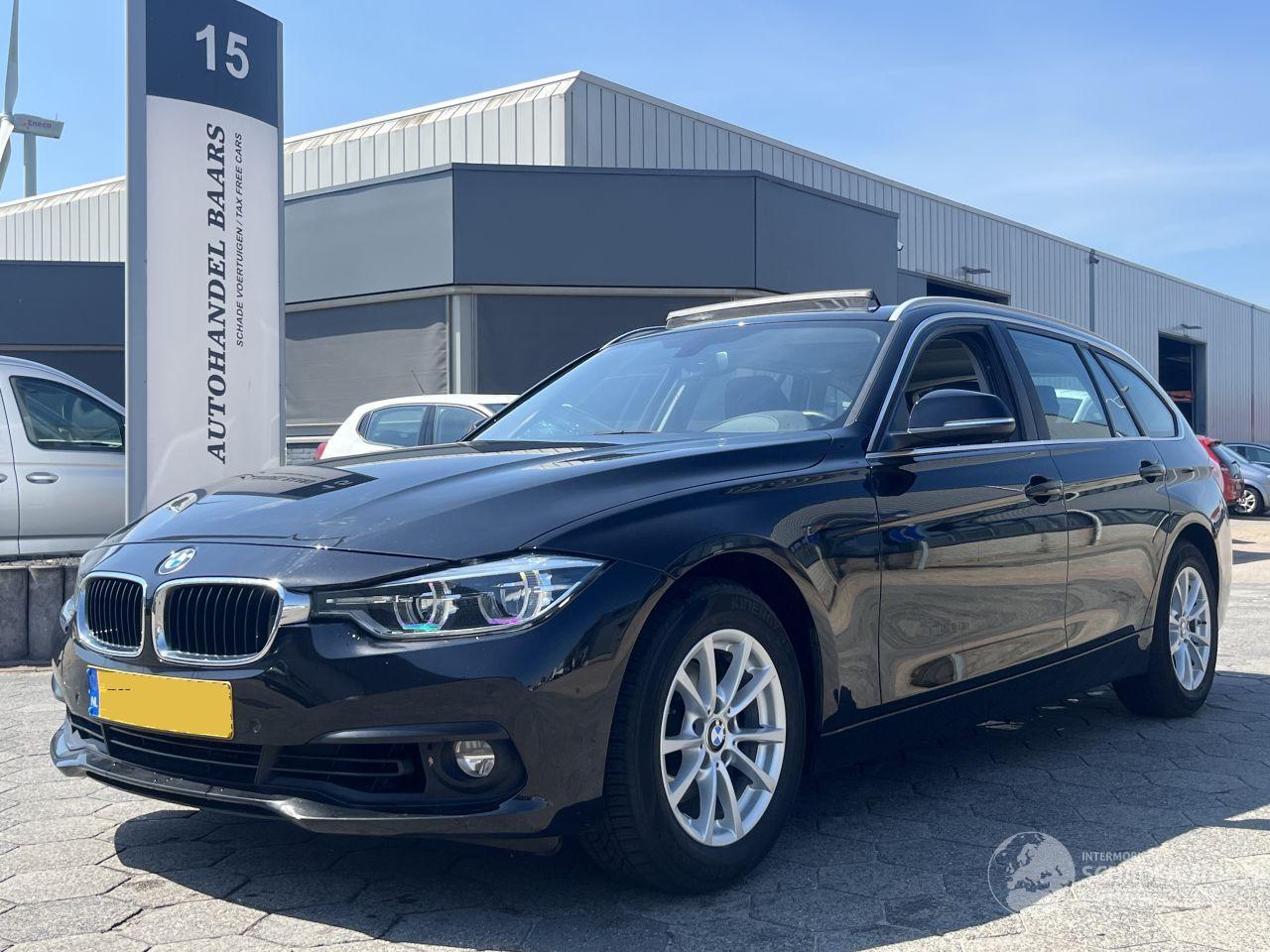 BMW 3-serie Touring 318i High Executive