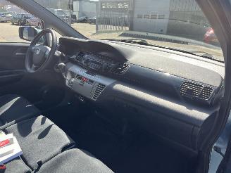 Honda Fr-v 1.7i Comfort picture 12