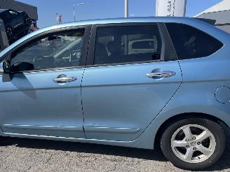 Honda Fr-v 1.7i Comfort picture 9