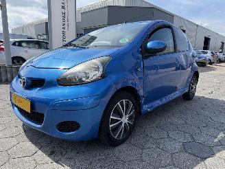 damaged passenger cars Toyota Aygo 1.0-12V Dynamic Navigator 2011/10