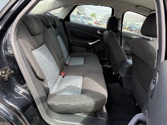 Ford Mondeo 1.6-16V Trend picture 13