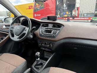 Hyundai I-20 1.2 HP i-Motion picture 10