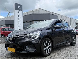 Schadeauto Renault Clio 1.6 E-Tech Hybrid 145 Equilibre 2022/10