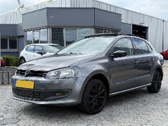 Damaged car Volkswagen Polo 1.2 TSI Highline PANO 2011/12