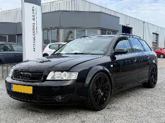 skadebil auto Audi A4 Avant 2.0 2004/3