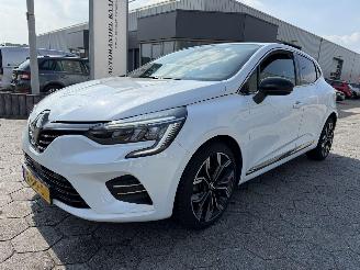 Vaurioauto  passenger cars Renault Clio 1.0 TCe 90 Techno 2022/9