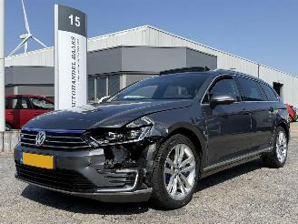damaged passenger cars Volkswagen Passat Variant 1.4 TSI GTE Highline 2016/4