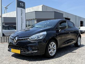 krockskadad bil auto Renault Clio 0.9 TCe Limited 2020/2
