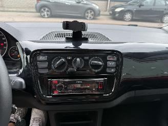 Volkswagen Up! 1.0 move up! BlueMotion picture 19