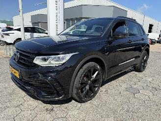 Damaged car Volkswagen Tiguan 1.4 TSI AUTOMAAT eHybrid R-Line Business+ 2021/4