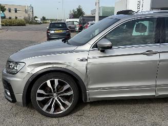 Volkswagen Tiguan 1.4 TSI R-LINE AUTOMAAT PANO ACT Connected Series picture 9