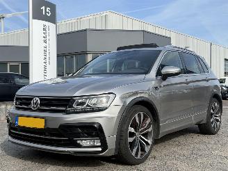 Voiture accidenté Volkswagen Tiguan 1.4 TSI R-LINE AUTOMAAT PANO ACT Connected Series 2017/1