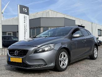 Voiture accidenté Volvo V-40 2.0 D2 Kinetic Business 2015/8