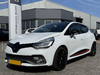 Vaurioauto  passenger cars Renault Clio 1.6 Turbo R.S. AUTOMAAT 200PK 2017/7