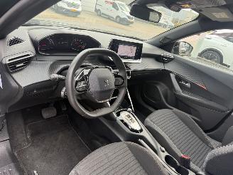 Peugeot 2008 1.2 PureTech Active Pack picture 18