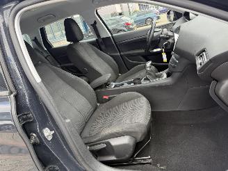 Peugeot 308 SW 1.2 PureTech Active picture 13