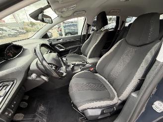 Peugeot 308 SW 1.2 PureTech Style picture 13