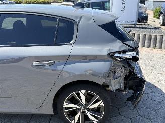 Peugeot 308 1.2 PureTech Allure picture 8