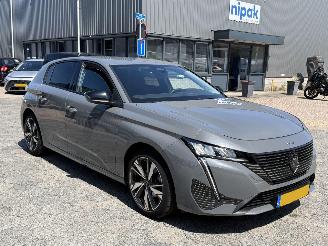 Peugeot 308 1.2 PureTech Allure picture 3