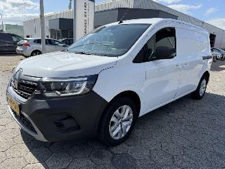 krockskadad bil auto Renault Kangoo 1.3 TCe 130 GPF Luxe L2 2024/2