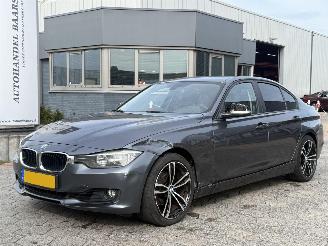 Schadeauto BMW 3-serie 320i Executive AUTOMAAT 2012/5