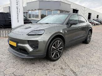 damaged passenger cars Porsche Macan 4 95C 2024/11