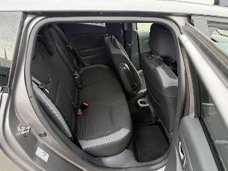 Renault Clio Estate 0.9 TCe Iconic picture 8