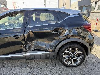 Renault Captur E-TECH PLUG-IN HYBRID picture 7