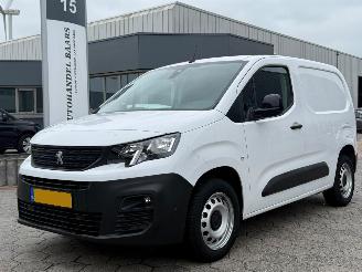 damaged commercial vehicles Peugeot Partner 1.5 AUTOMAAT BlueHDi 130 EAT8 S&S L1 2024/2