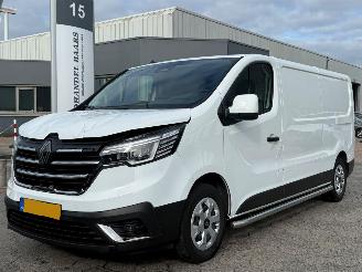 krockskadad bil bedrijf Renault Trafic 130 T30 L2H1 2024/9