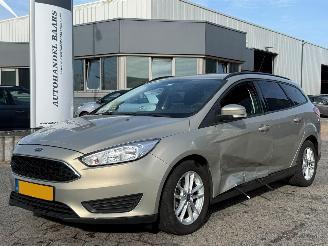 uszkodzony samochody osobowe Ford Focus Wagon 1.0 Trend Edition 2015/3
