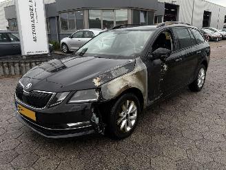 Schadeauto Skoda Octavia Combi 1.6 TDI Greentech Ambition 2018/3