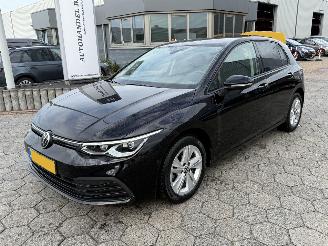 Volkswagen Golf 1.0 TSI Life picture 1