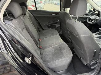 Volkswagen Golf 1.0 TSI Life picture 10