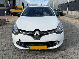 Renault Clio Estate 0.9 TCe Night&Day picture 2