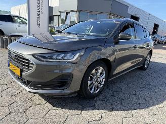 Vaurioauto  passenger cars Ford Focus 1.0 EcoBoost Hybrid Titanium 2024/1