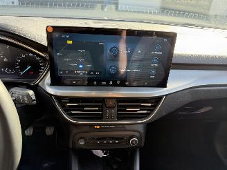 Ford Focus 1.0 EcoBoost Hybrid Titanium picture 18
