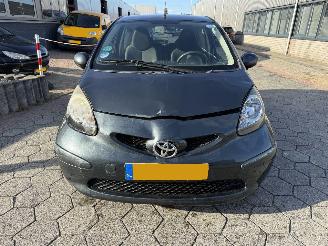 Toyota Aygo 1.0-12V + picture 2
