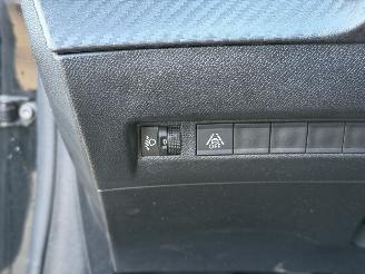 Peugeot 208 1.2 PureTech Active picture 12