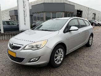 skadebil auto Opel Astra SPORTS TOURER 2011/10