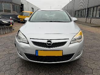 Opel Astra SPORTS TOURER picture 2