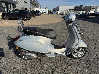 Vespa  Primavera 2T picture 3