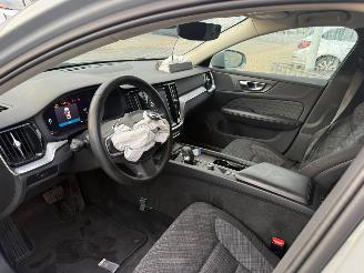 Volvo V-60 2.0 B3 Essential Edition picture 14