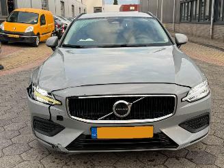Volvo V-60 2.0 B3 Essential Edition picture 2