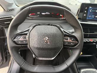 Peugeot 208 1.2 PureTech Style picture 17
