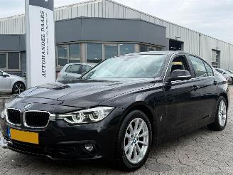 krockskadad bil auto BMW 3-serie 330e Centennial High Executive 2016/12