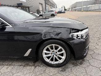 BMW 5-serie 520i Executive picture 4