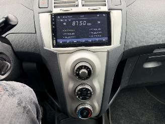 Toyota Yaris 1.3 VVTi Sol picture 17